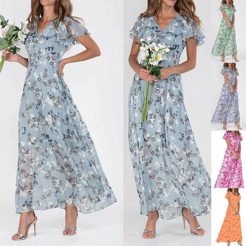 Kleid mit V-Ausschnitt und enger Taille