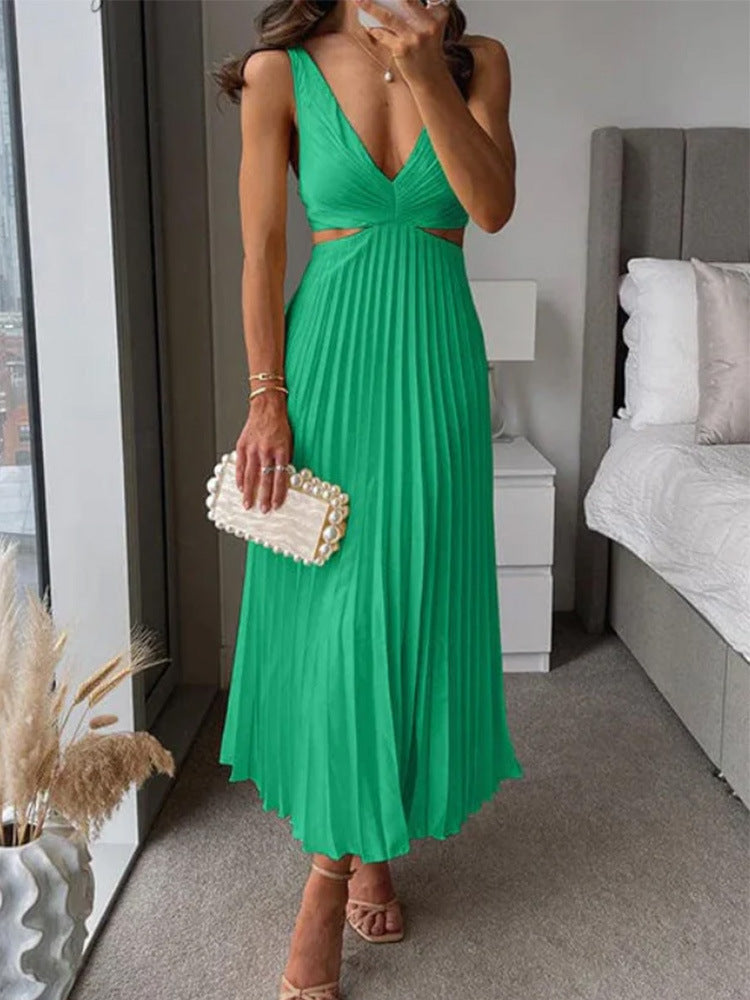 Elegant Sleeveless Pleated Dress
