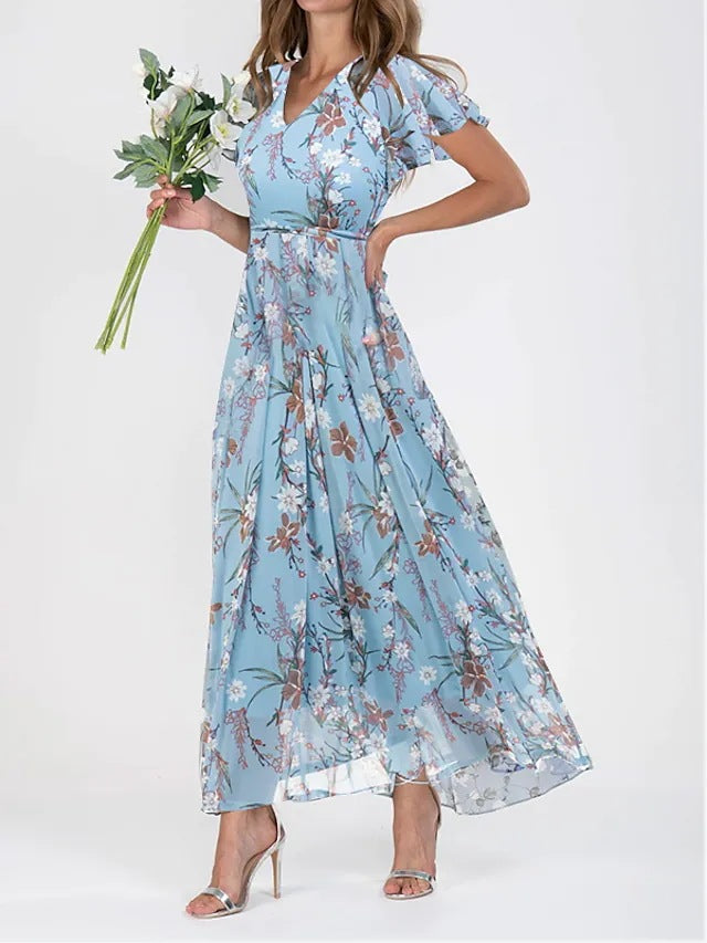 Kleid mit V-Ausschnitt und enger Taille