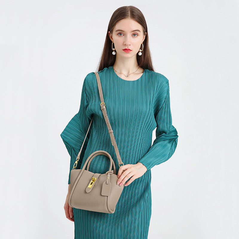 Beige Damenhandtasche aus echtem Leder – stylische Beuteltasche mit Henkel und Crossbody-Riemen