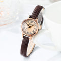 Kaffeeschalenfarbener Kaffeetablett-Kaffeeband Zarte Damenuhr – 20 mm Zifferblatt mit römischen Ziffern, Lederarmband