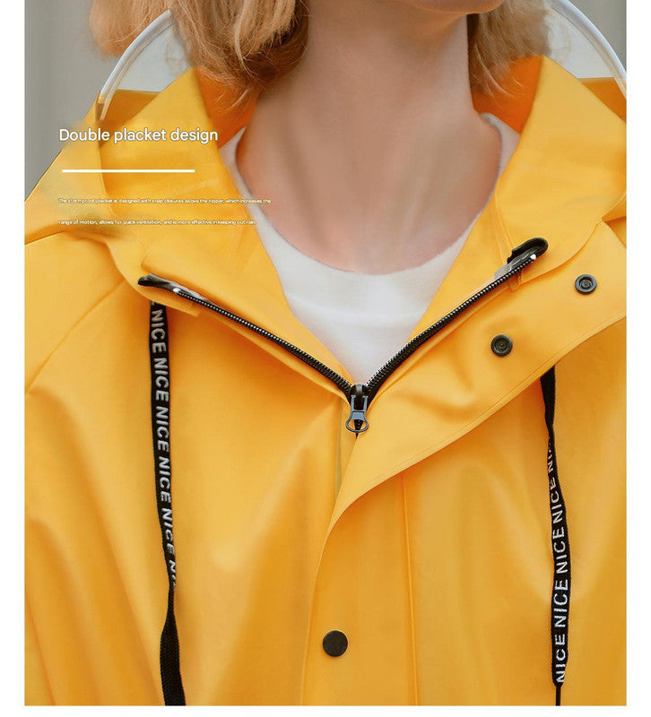 Weißer langer wasserdichter Regenmantel für Damen mit Kapuze und Visor – stylische Regenjacke (Größe M)