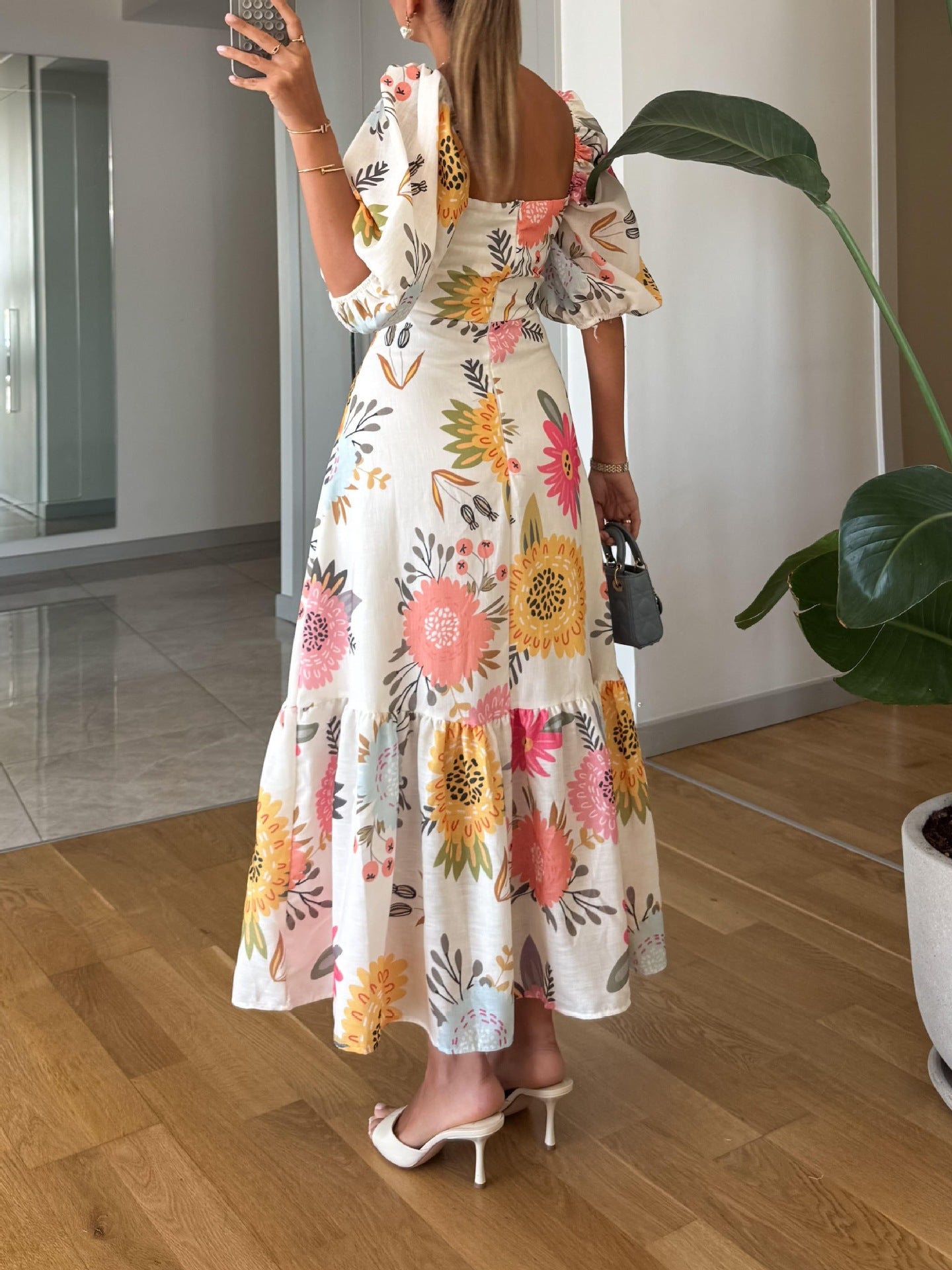 Carmen-Kleid mit Puffärmeln und ausgestelltem Rock
