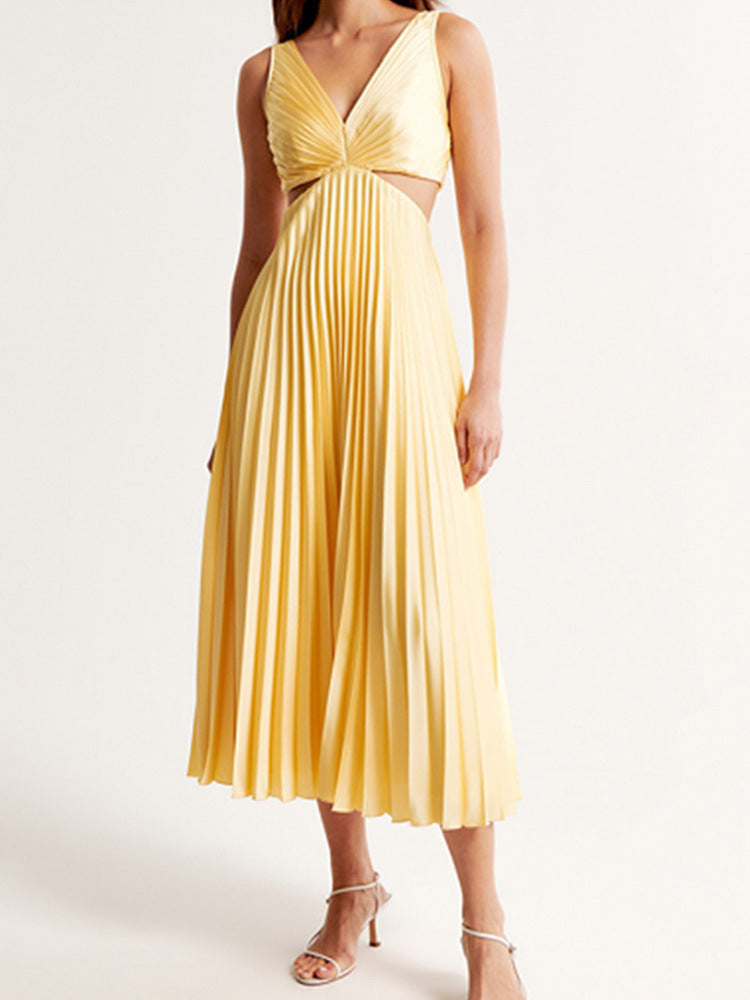 Elegant Sleeveless Pleated Dress