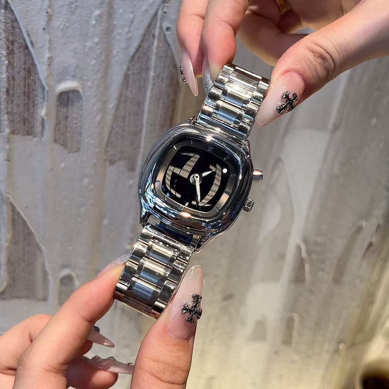 Trendy Square Dial Dynamic Hand Watch