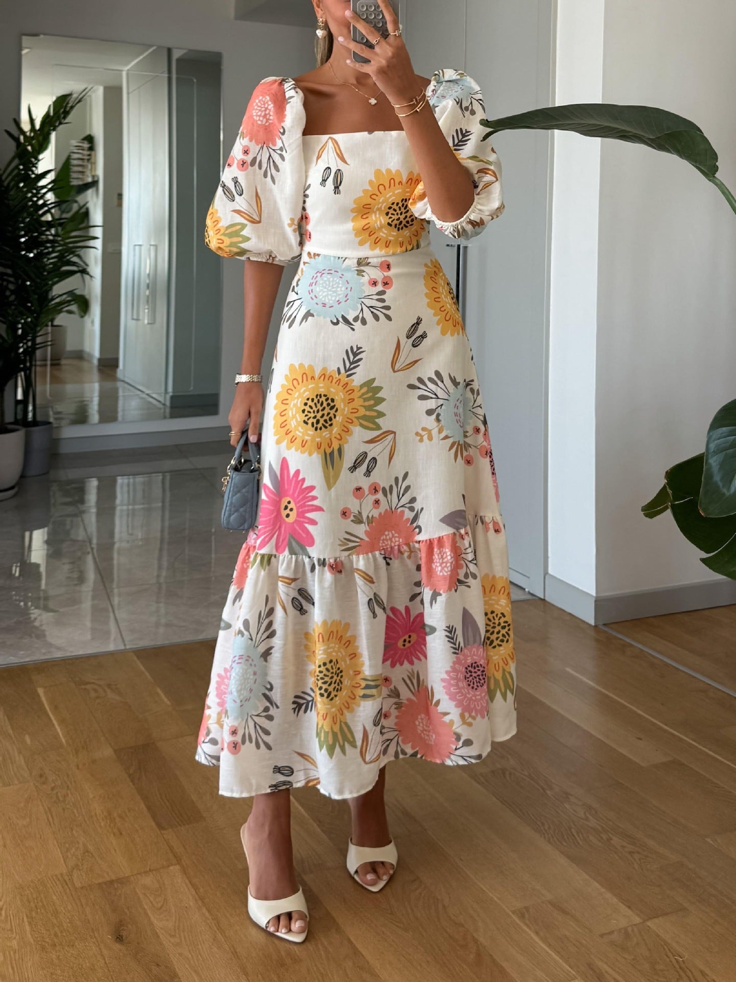 Carmen-Kleid mit Puffärmeln und ausgestelltem Rock